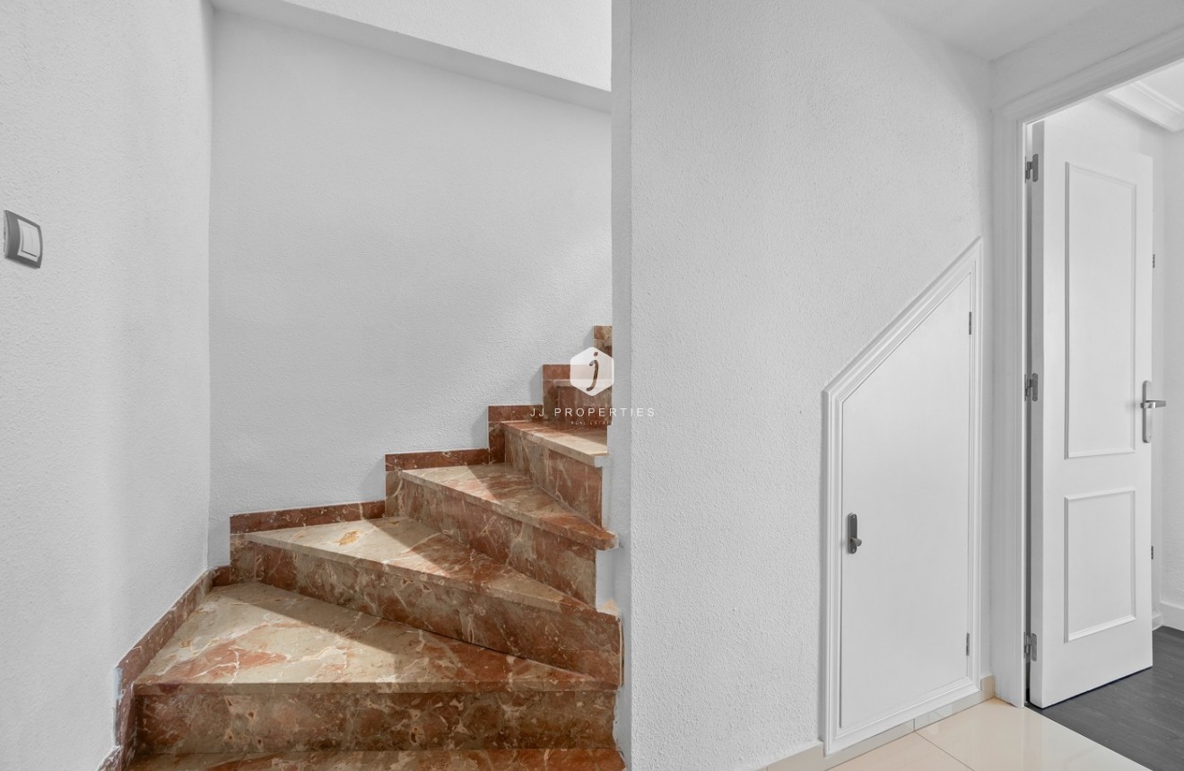 Tweedehands - Appartement / flat -
Punta Prima - Costa Blanca