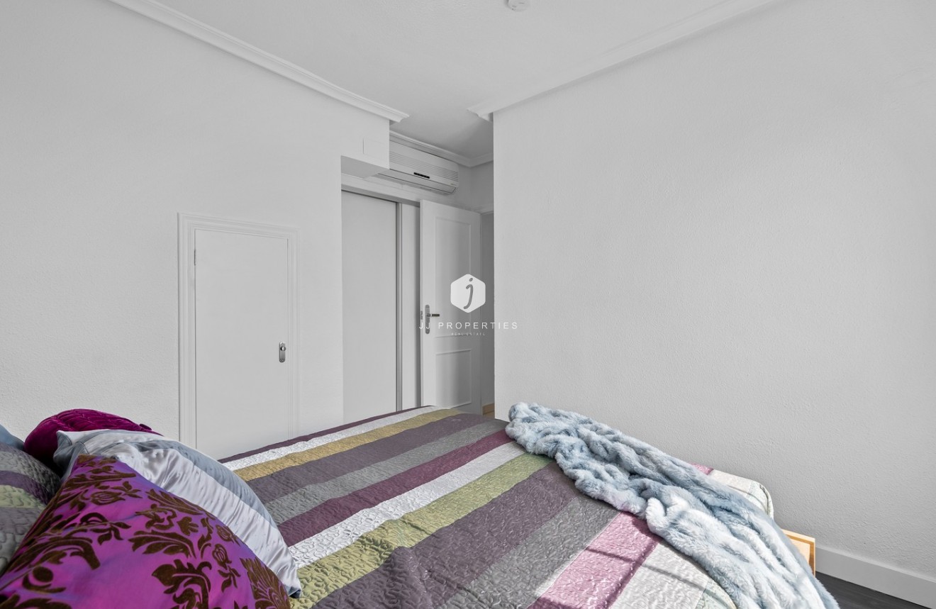 Tweedehands - Appartement / flat -
Punta Prima - Costa Blanca