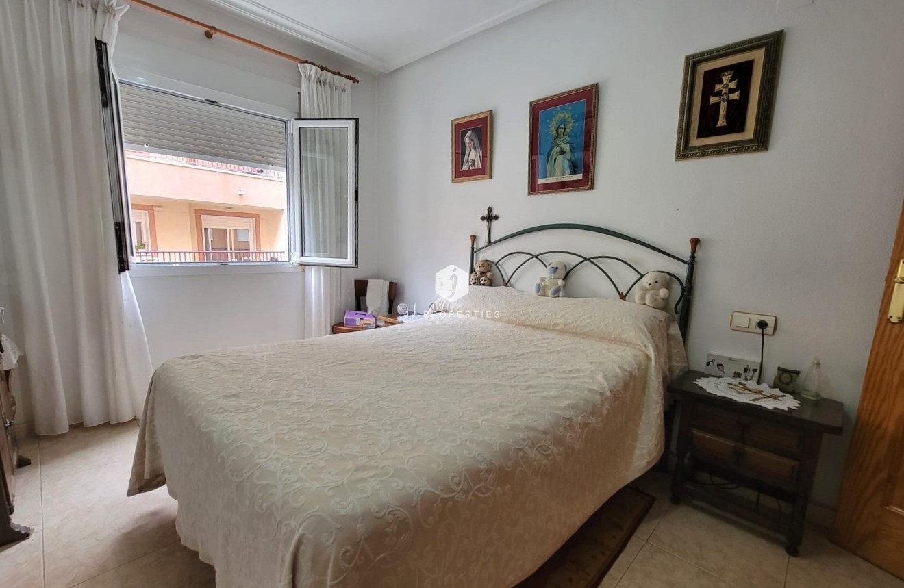 Tweedehands - Appartement / flat -
Torrevieja - Centro