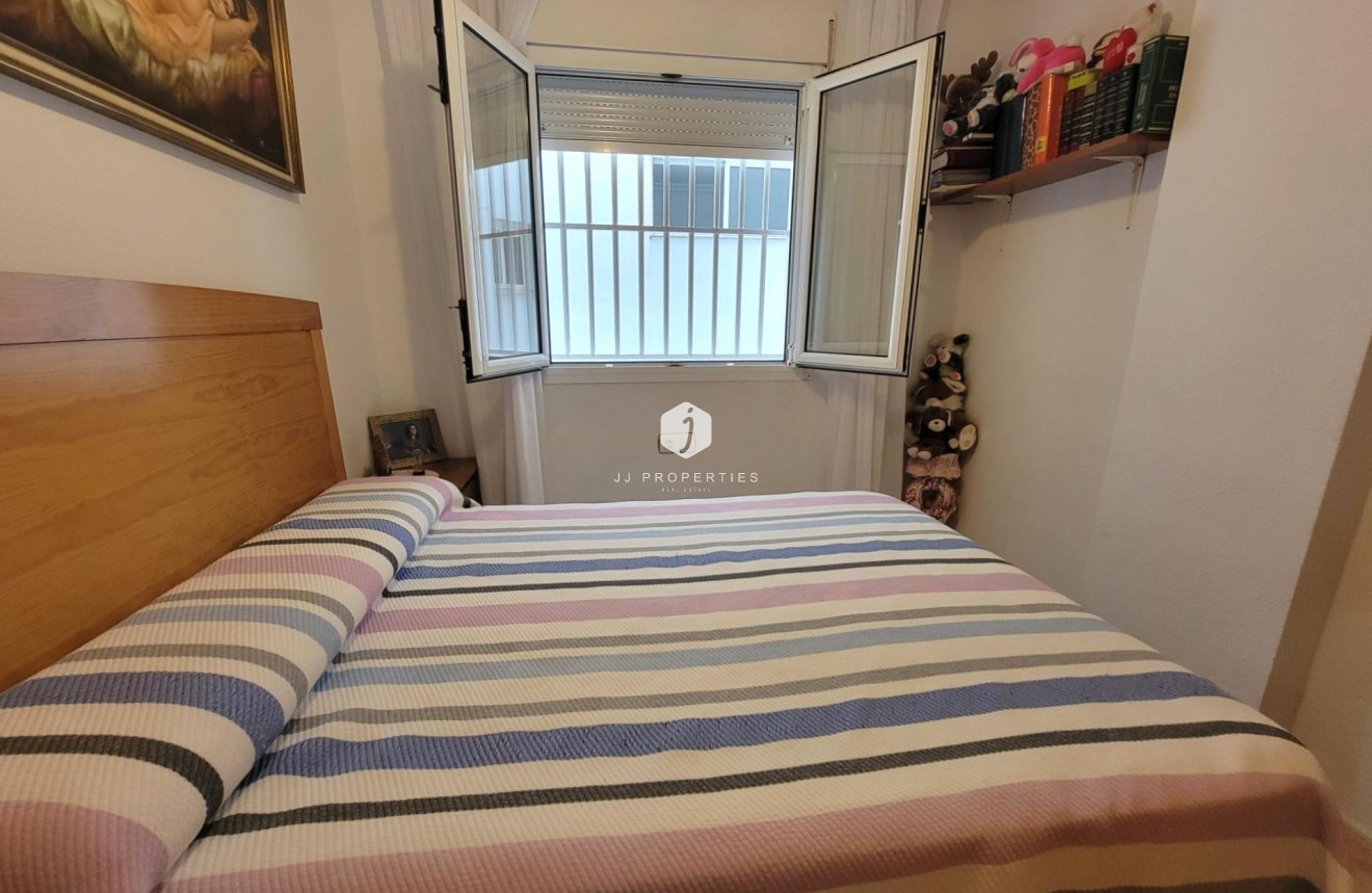 Tweedehands - Appartement / flat -
Torrevieja - Centro