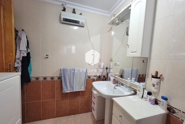 Tweedehands - Appartement / flat -
Torrevieja - Centro