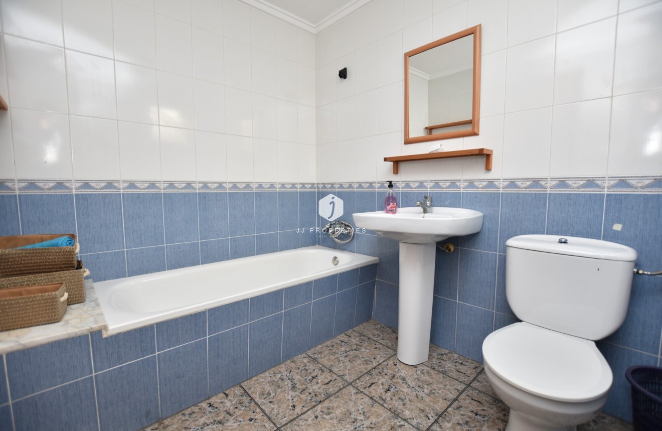 Segunda mano - Apartamento / piso -
Rojales - Inland