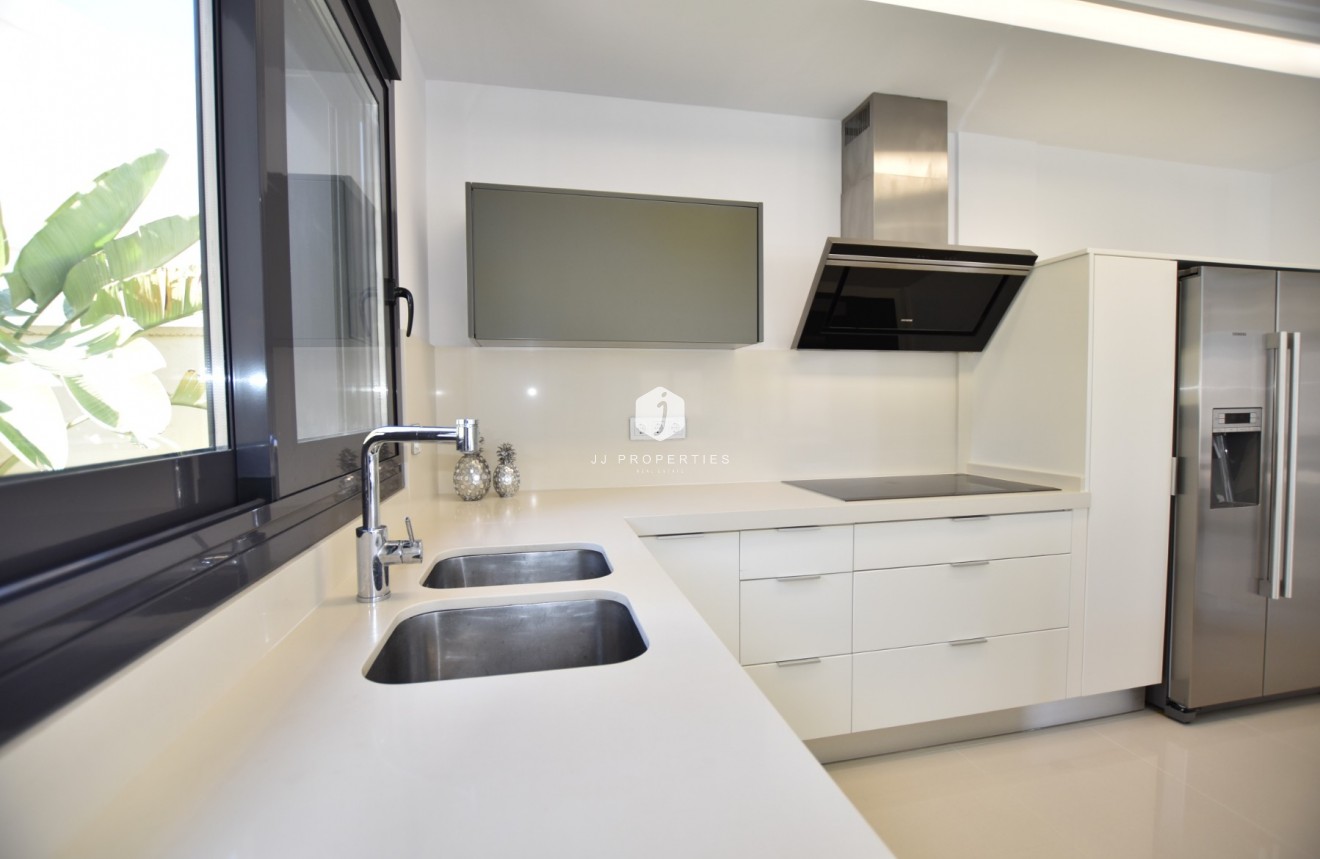 Segunda mano - Villa -
San Miguel de Salinas - Inland