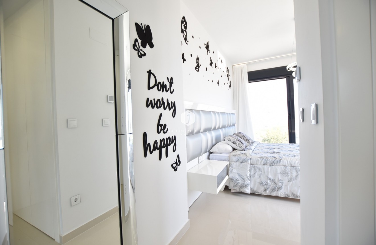 Segunda mano - Villa -
San Miguel de Salinas - Inland