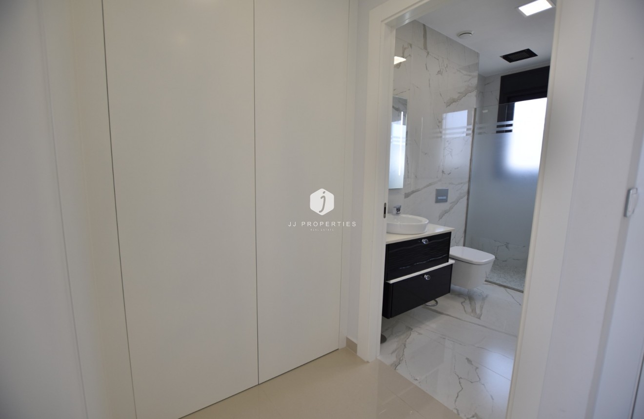 Segunda mano - Villa -
San Miguel de Salinas - Inland