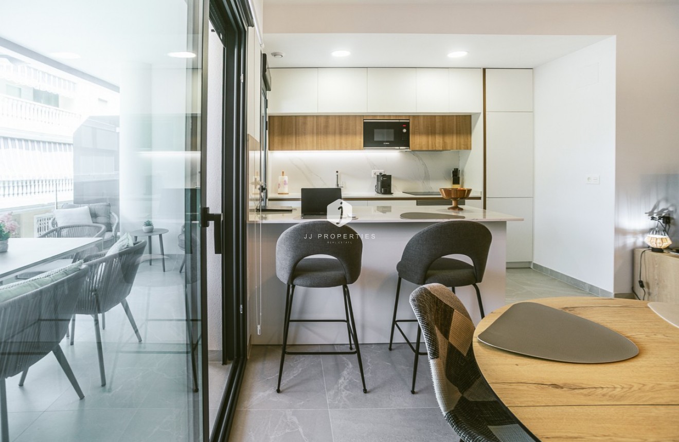 D'occasion - Appartement -
Torrevieja - Costa Blanca