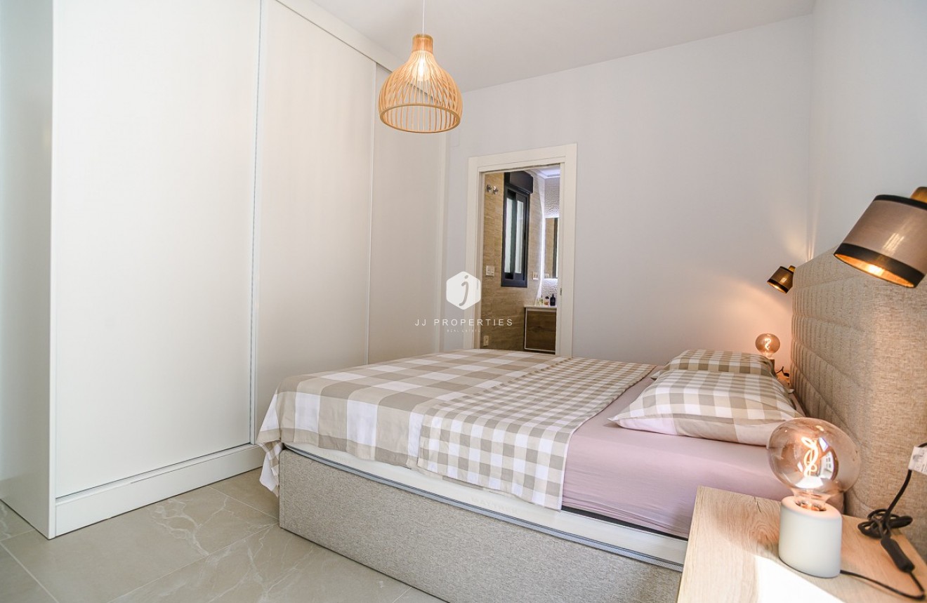 D'occasion - Appartement -
Torrevieja - Costa Blanca