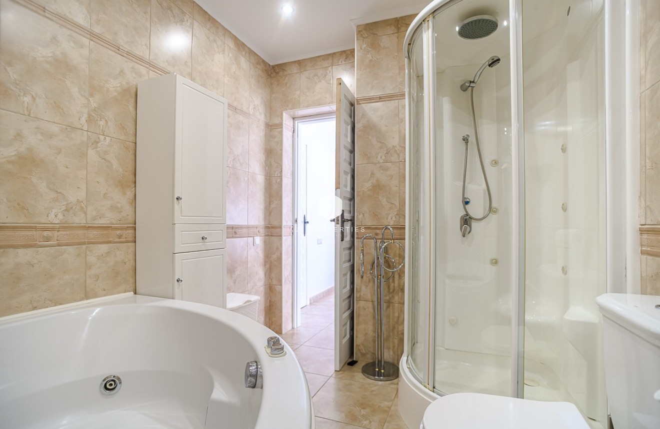 Segunda mano - Villa -
Torrevieja - Costa Blanca