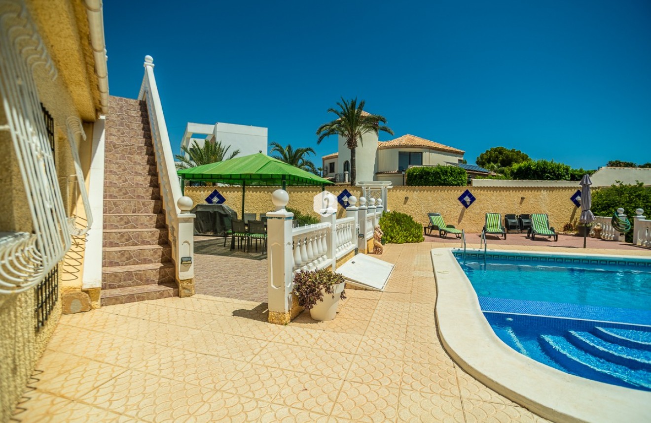 Segunda mano - Villa -
Torrevieja - Costa Blanca