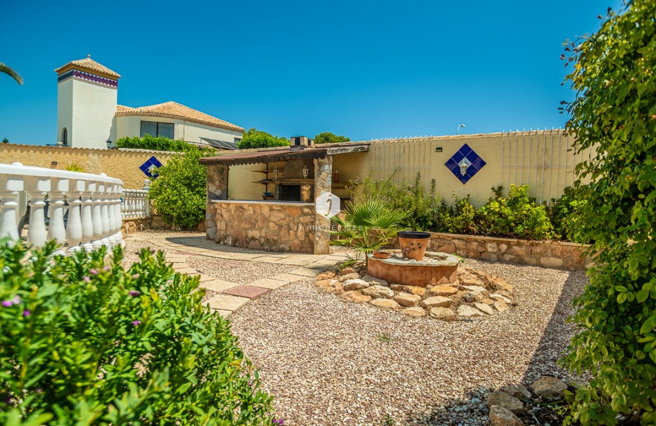 Segunda mano - Villa -
Torrevieja - Costa Blanca