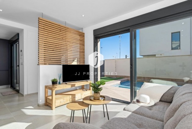 Tweedehands - Villa -
San Miguel de Salinas - Inland