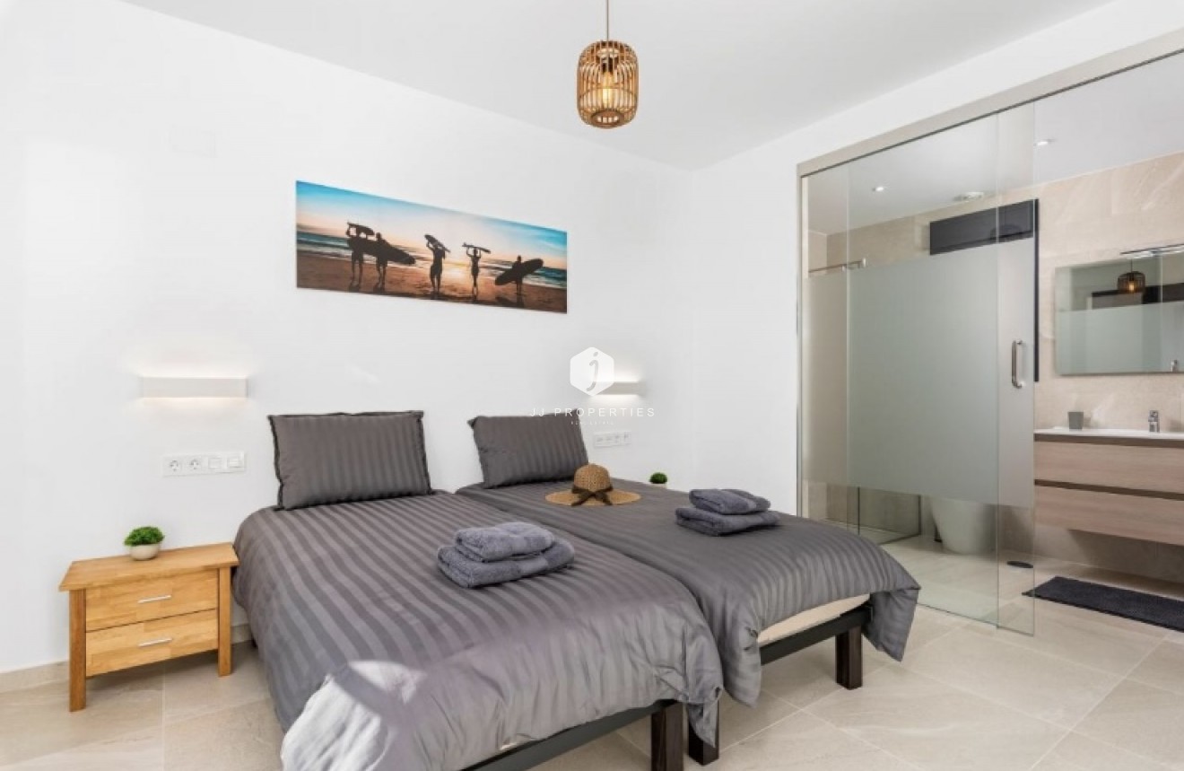 Tweedehands - Villa -
San Miguel de Salinas - Inland