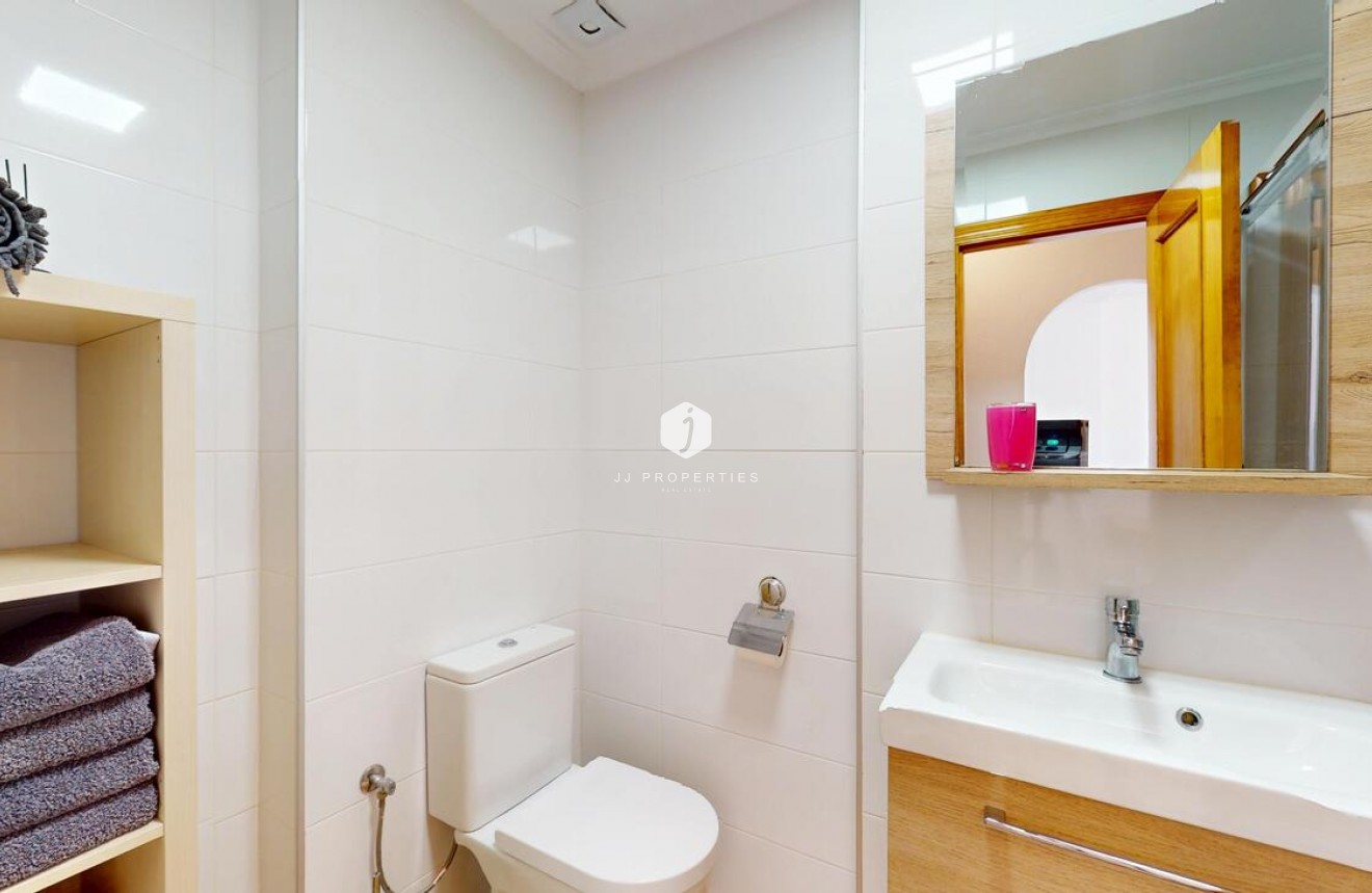 Aus zweiter Hand - Wohnung -
Orihuela Costa - La Zenia