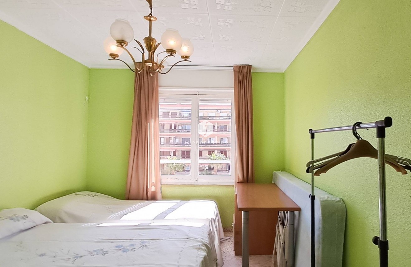 Z drugiej ręki - Daszek -
Torrevieja - Playa de los Naufragos