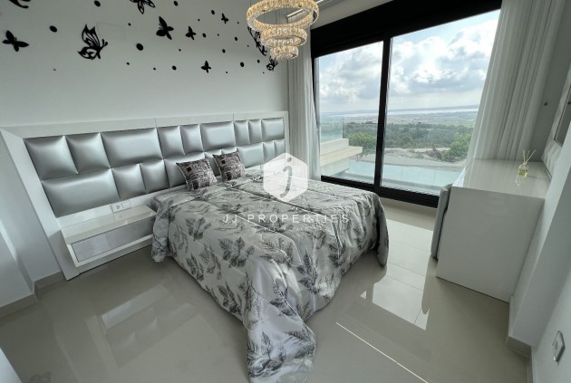 Segunda mano - Villa -
San Miguel de Salinas - Inland