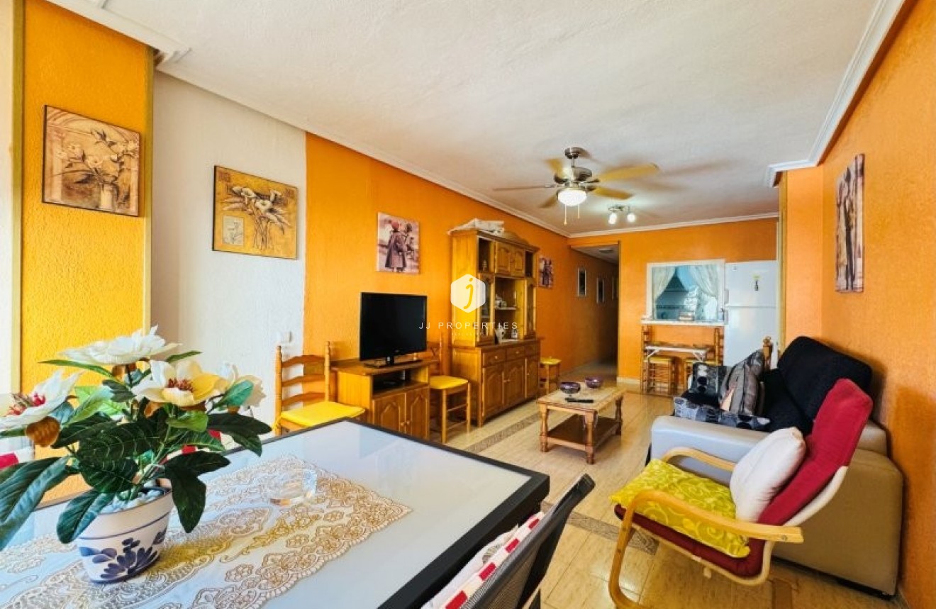 Aus zweiter Hand - Wohnung -
La Mata - Costa Blanca