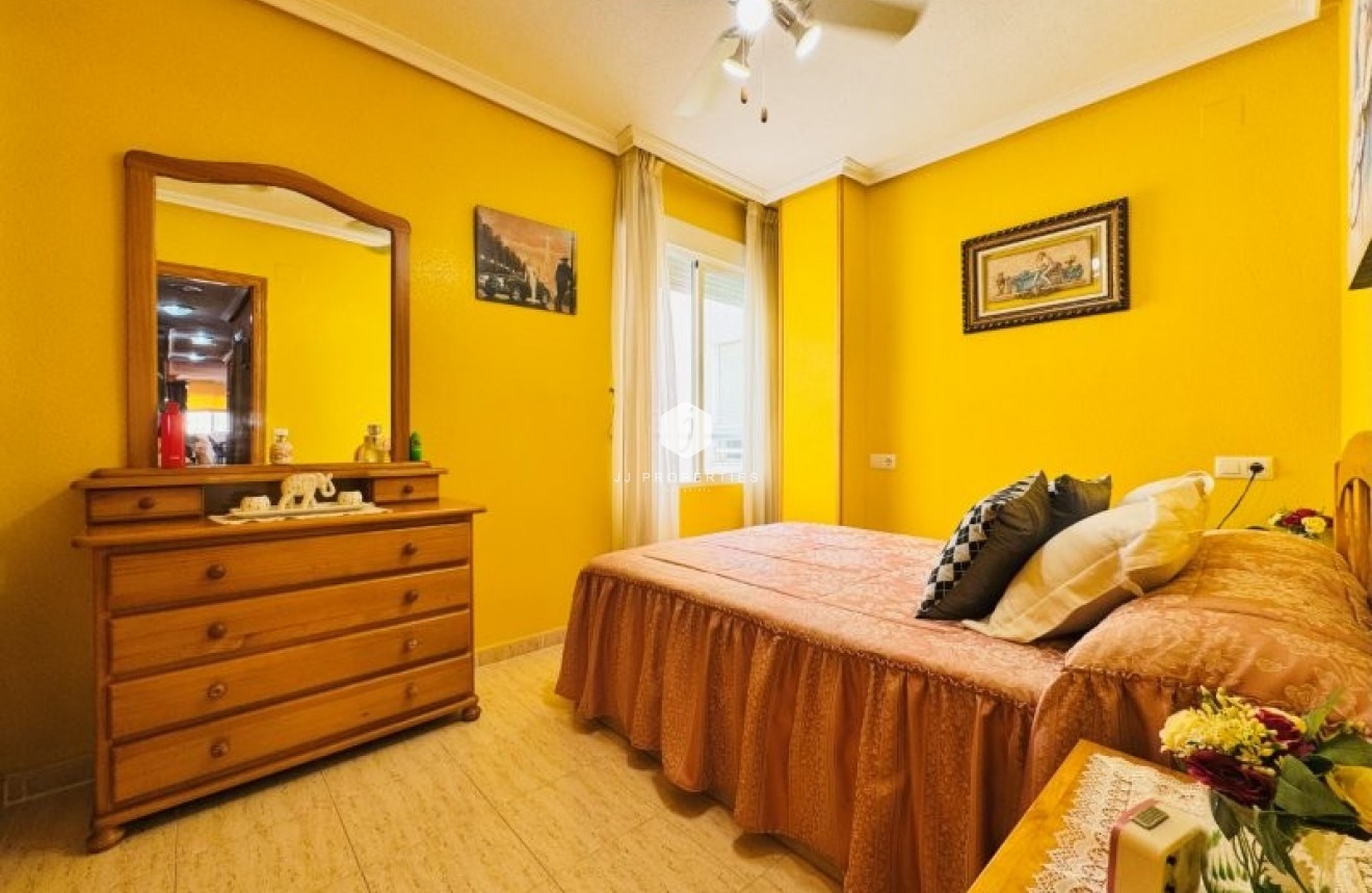 Aus zweiter Hand - Wohnung -
La Mata - Costa Blanca