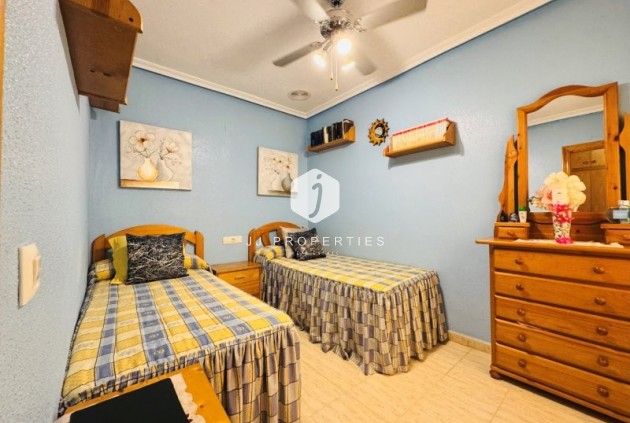 Aus zweiter Hand - Wohnung -
La Mata - Costa Blanca