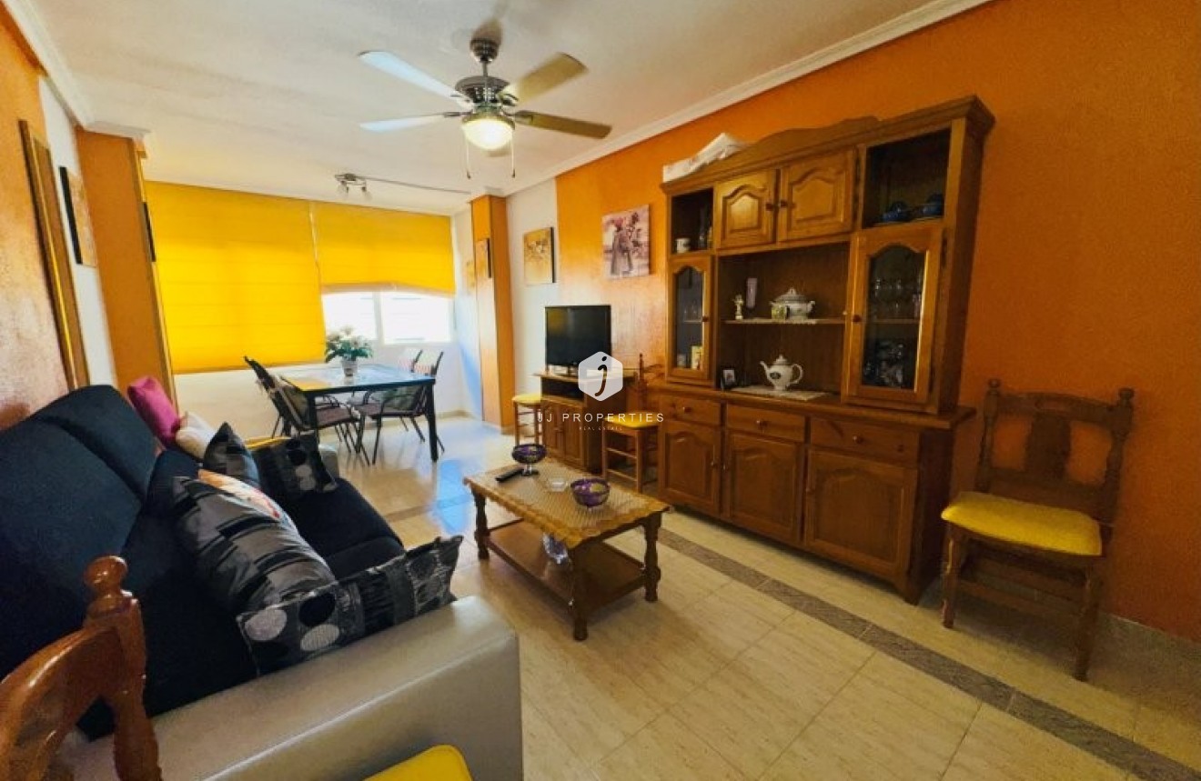 Aus zweiter Hand - Wohnung -
La Mata - Costa Blanca