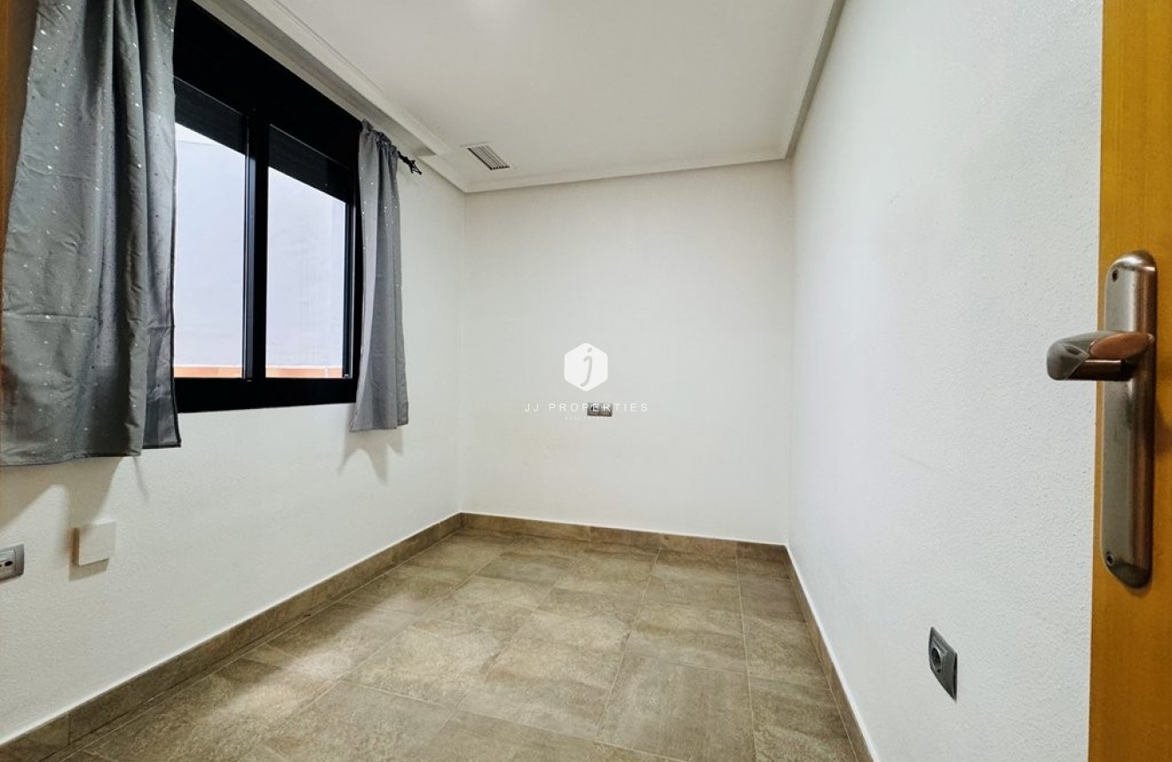 Segunda mano - Apartamento / piso -
La Mata - Costa Blanca