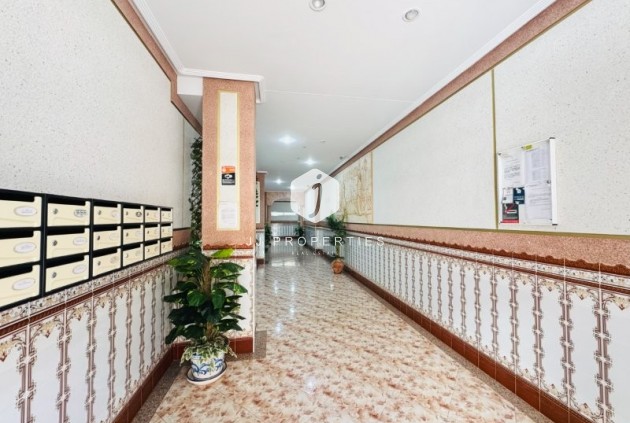 Aus zweiter Hand - Wohnung -
La Mata - Costa Blanca