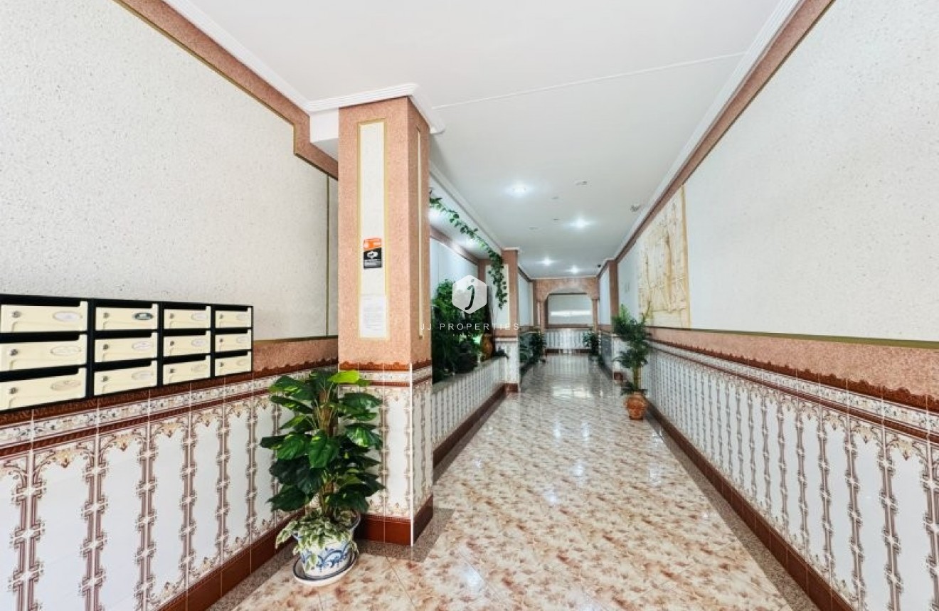 Aus zweiter Hand - Wohnung -
La Mata - Costa Blanca