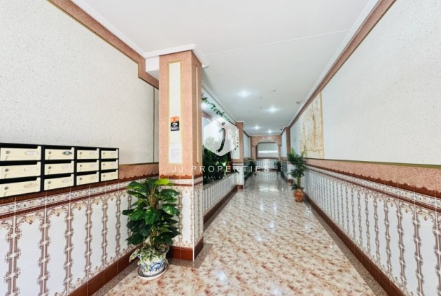 Aus zweiter Hand - Wohnung -
La Mata - Costa Blanca