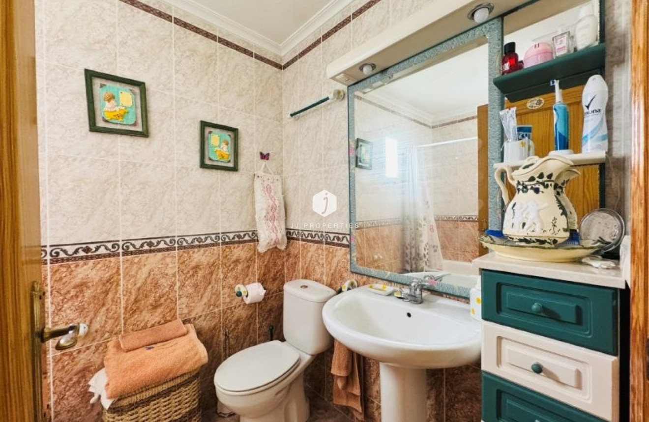 Aus zweiter Hand - Wohnung -
La Mata - Costa Blanca