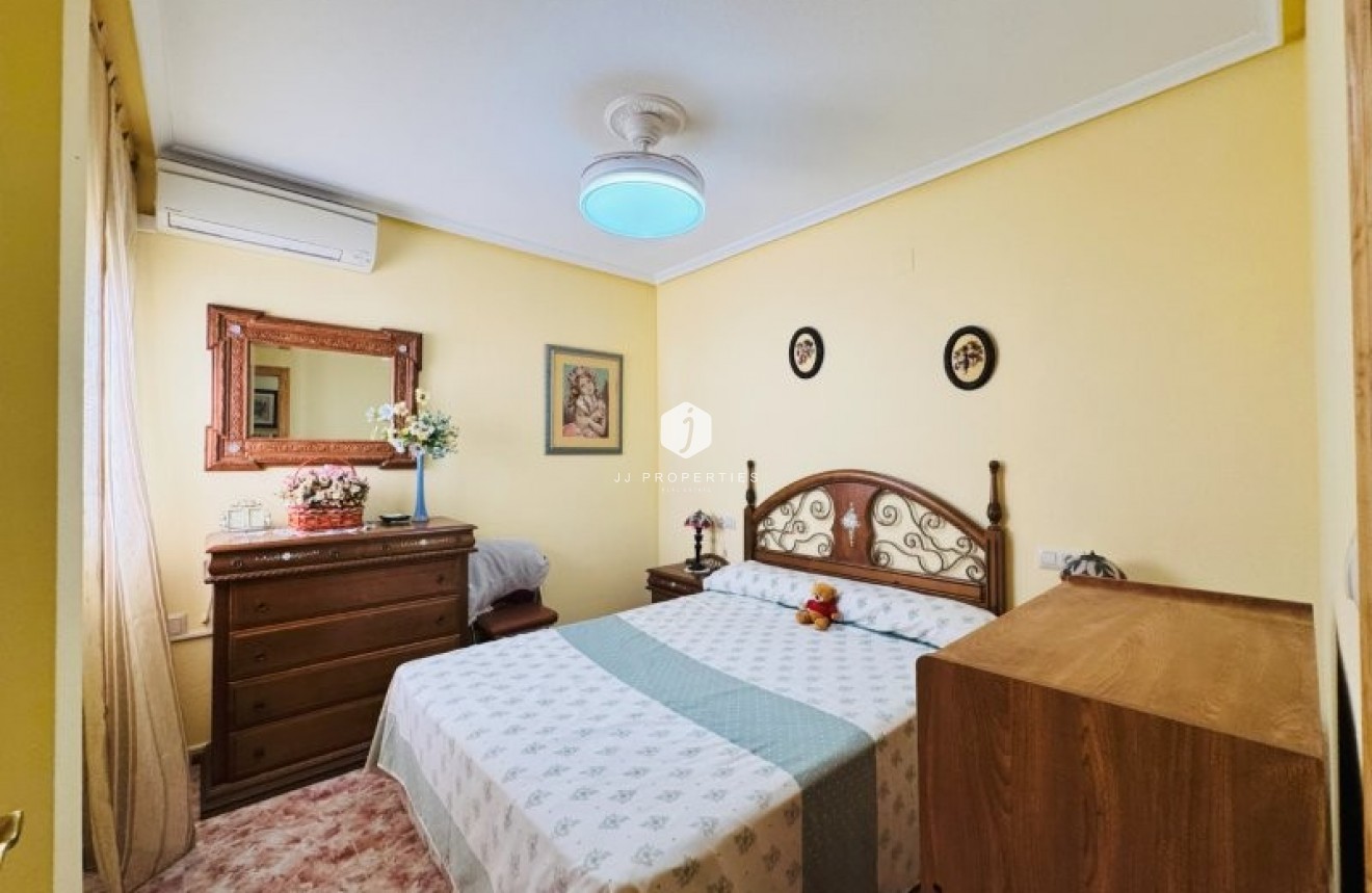 Aus zweiter Hand - Wohnung -
La Mata - Costa Blanca