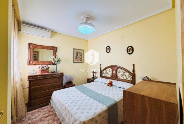 Aus zweiter Hand - Wohnung -
La Mata - Costa Blanca