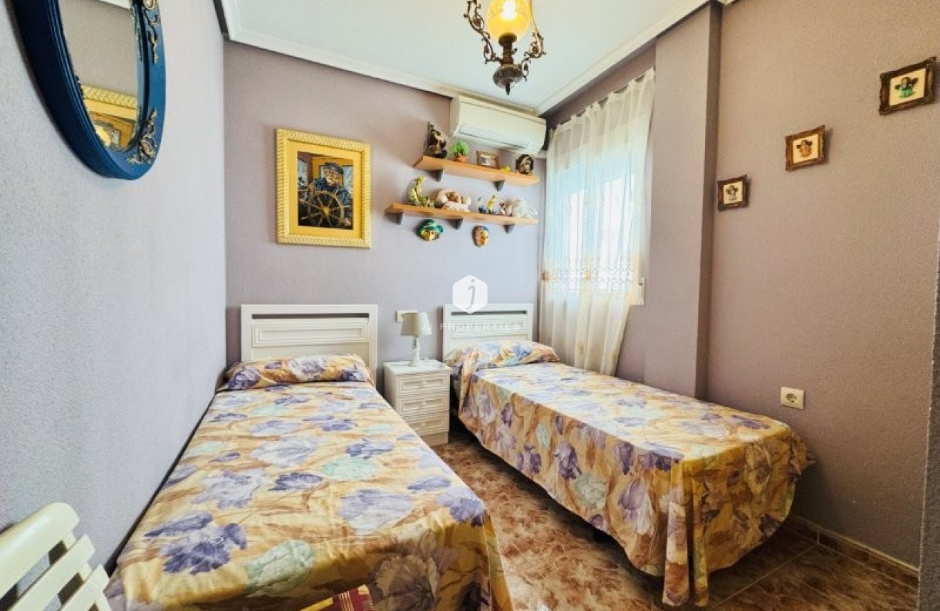 Aus zweiter Hand - Wohnung -
La Mata - Costa Blanca