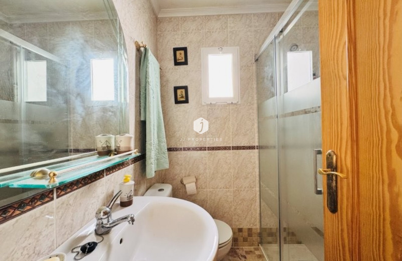 Aus zweiter Hand - Wohnung -
La Mata - Costa Blanca