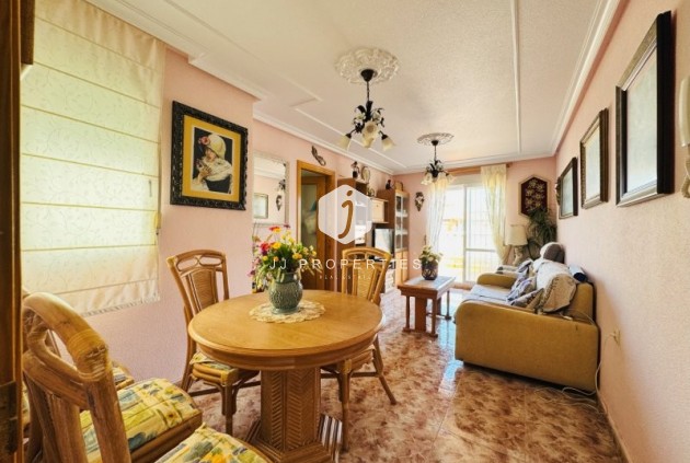 Aus zweiter Hand - Wohnung -
La Mata - Costa Blanca