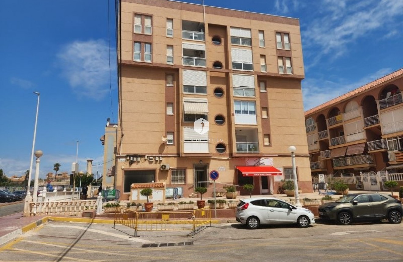 Segunda mano - Apartamento / piso -
La Mata - Costa Blanca