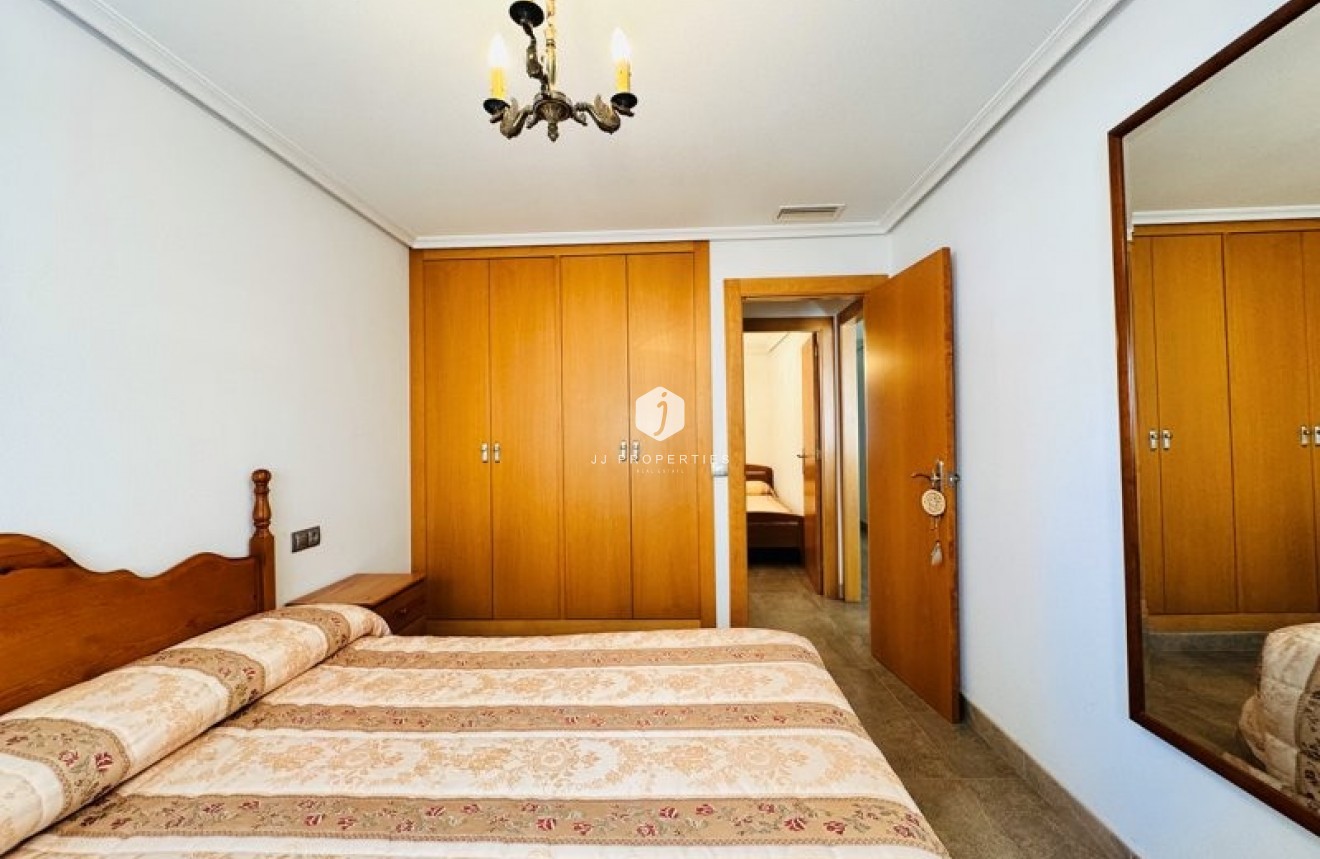 Aus zweiter Hand - Wohnung -
La Mata - Costa Blanca