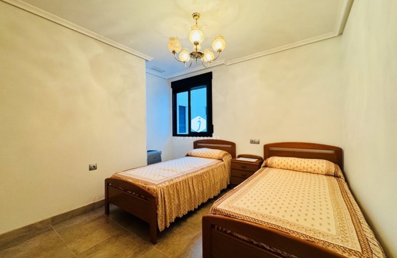 Aus zweiter Hand - Wohnung -
La Mata - Costa Blanca