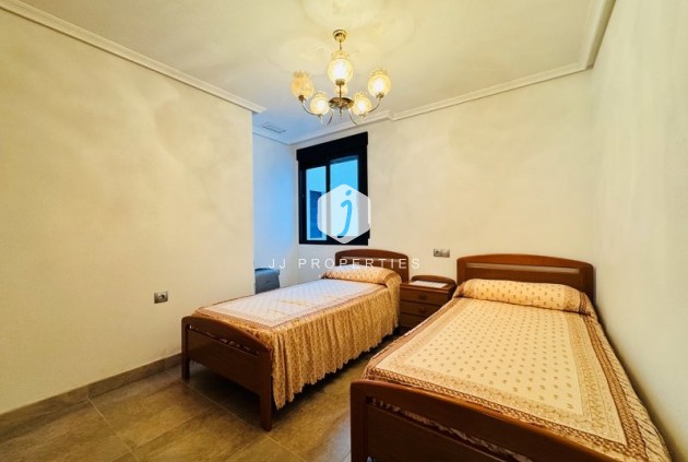 Aus zweiter Hand - Wohnung -
La Mata - Costa Blanca