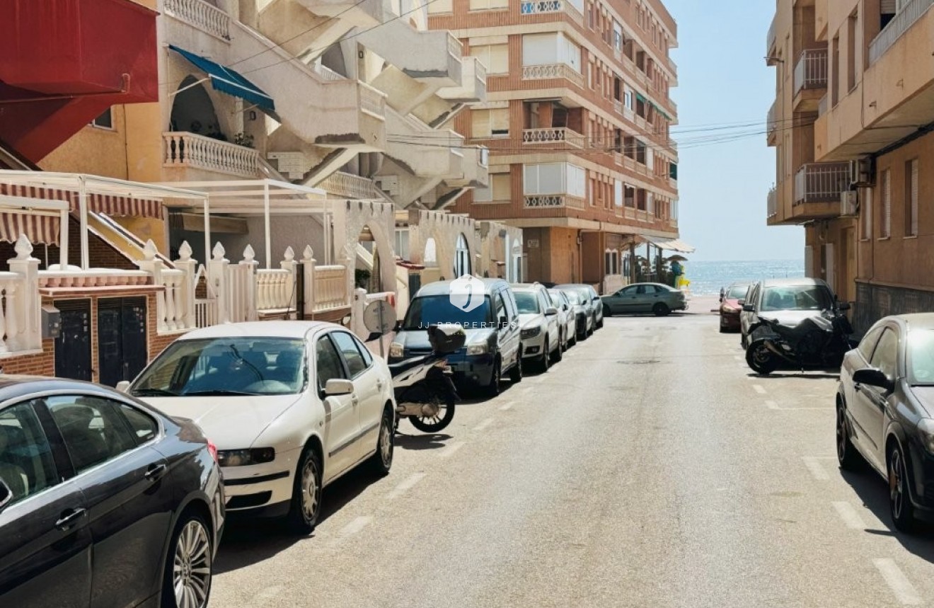 Segunda mano - Apartamento / piso -
La Mata - Costa Blanca