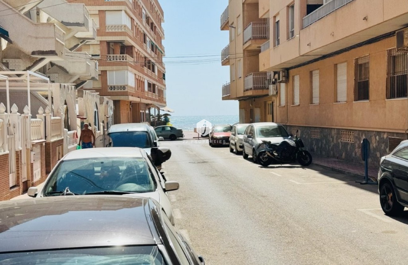 Segunda mano - Apartamento / piso -
La Mata - Costa Blanca