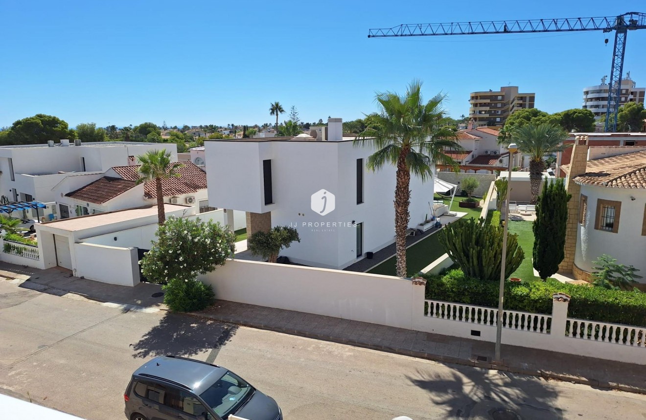 Segunda mano - Apartamento / piso -
Orihuela Costa - La Zenia