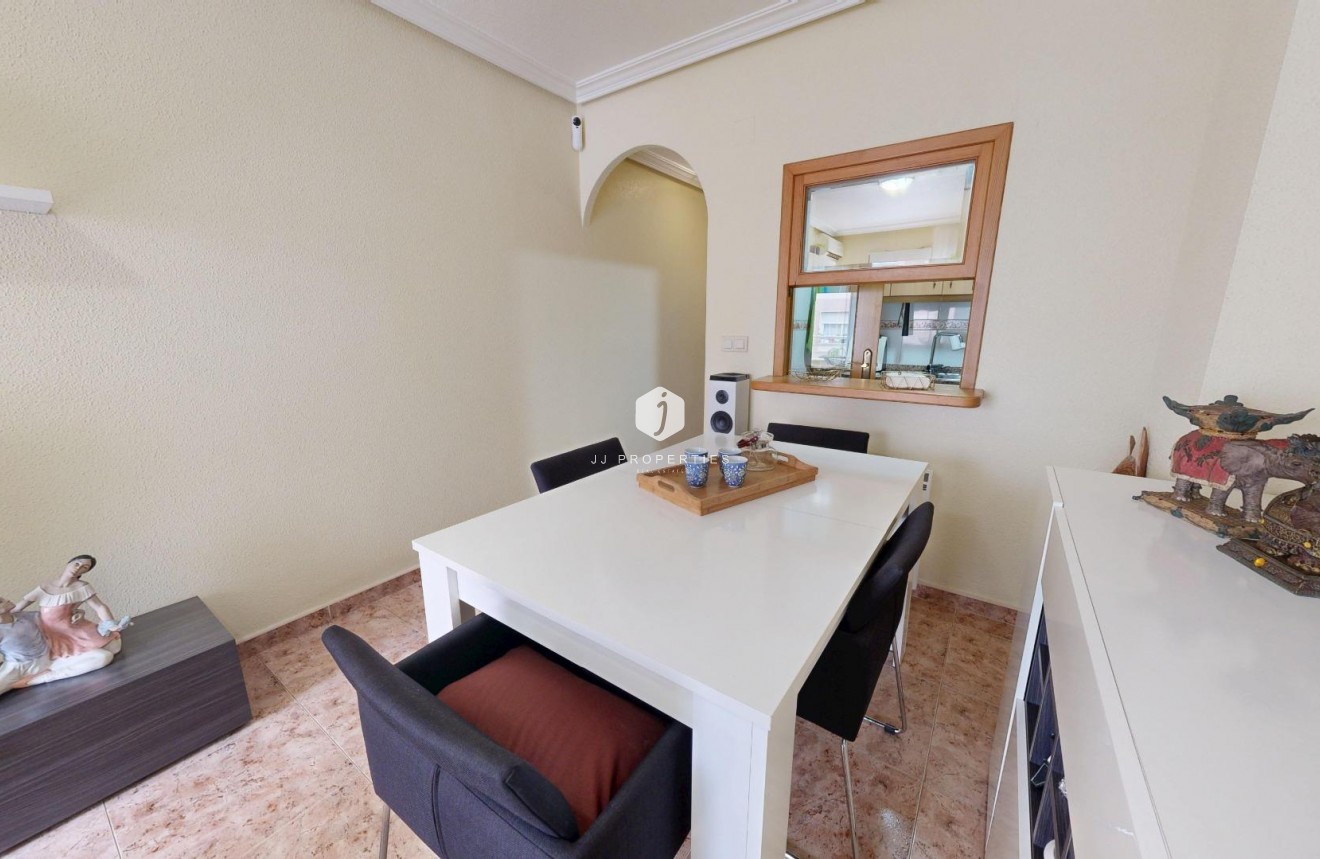 Segunda mano - Apartamento / piso -
Torrevieja - Estacion de autobuses