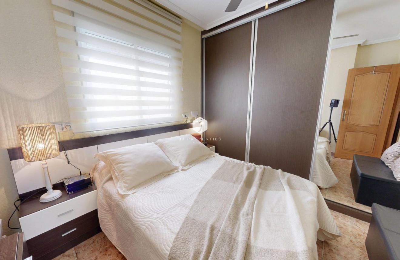 Segunda mano - Apartamento / piso -
Torrevieja - Estacion de autobuses