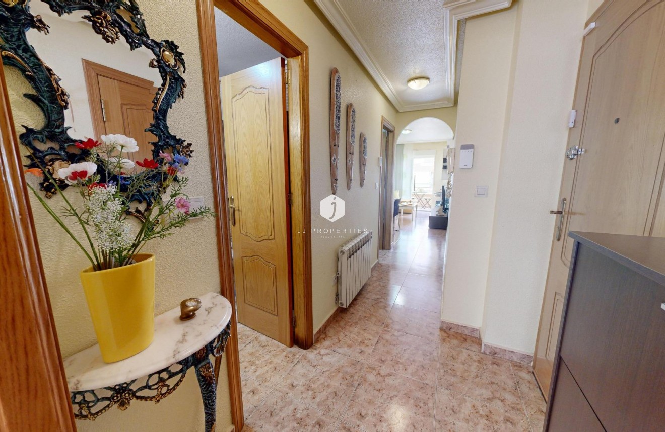 Segunda mano - Apartamento / piso -
Torrevieja - Estacion de autobuses