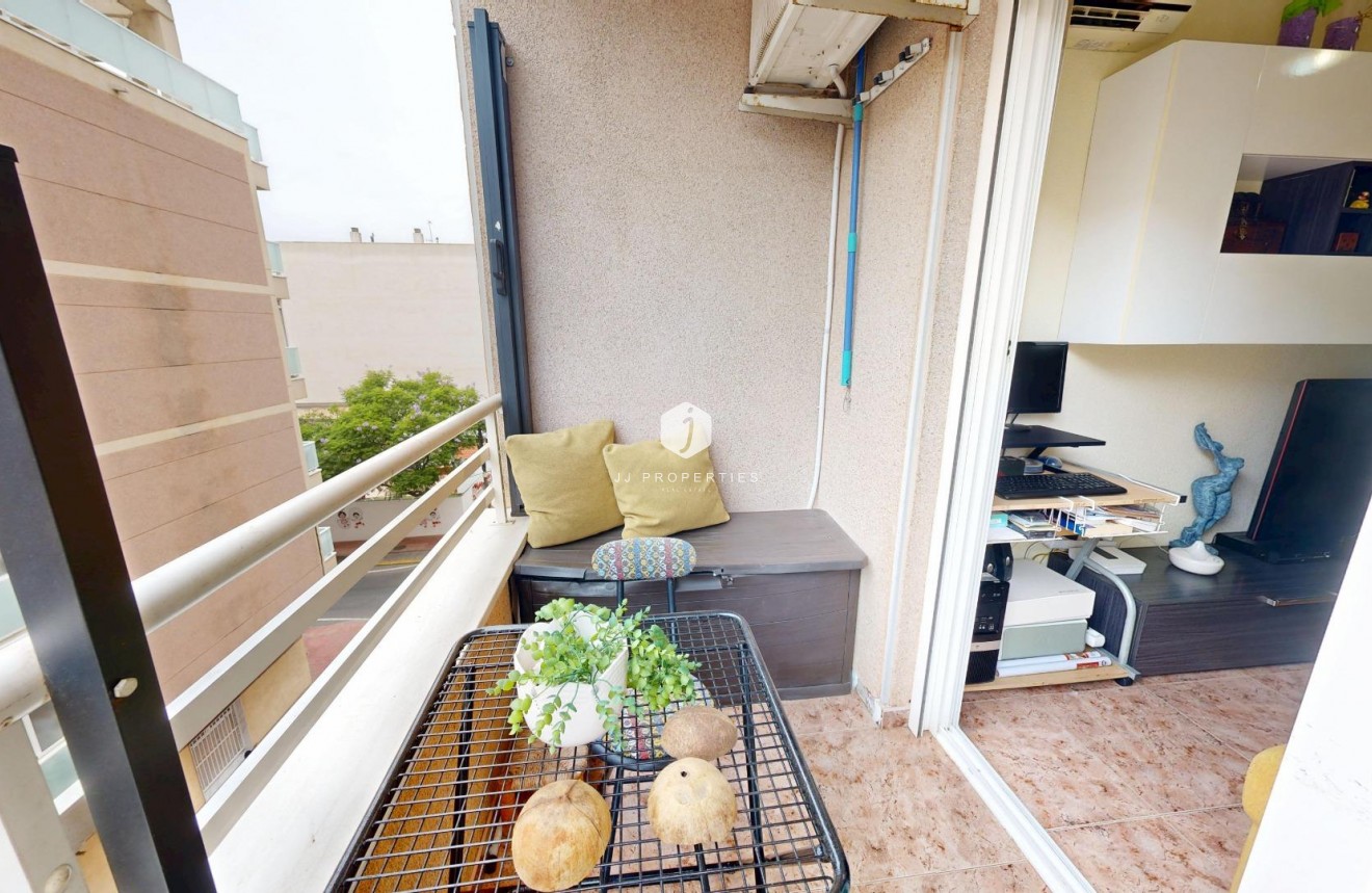 Segunda mano - Apartamento / piso -
Torrevieja - Estacion de autobuses