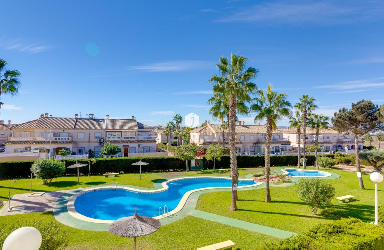 Segunda mano - Bungalow -
Torrevieja - aguas nuevas
