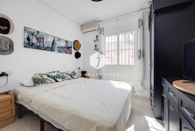 Segunda mano - Bungalow -
Torrevieja - aguas nuevas