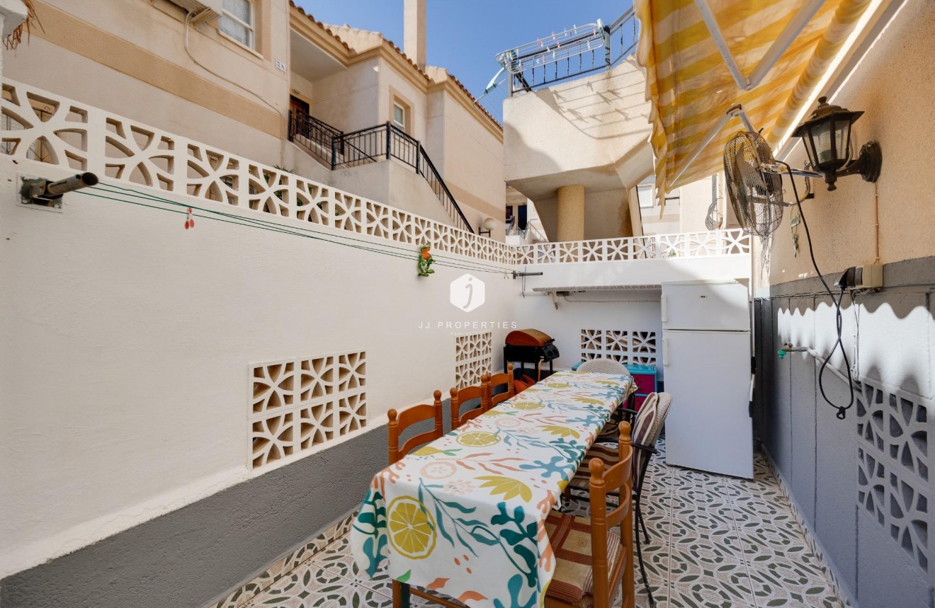 Segunda mano - Bungalow -
Torrevieja - aguas nuevas