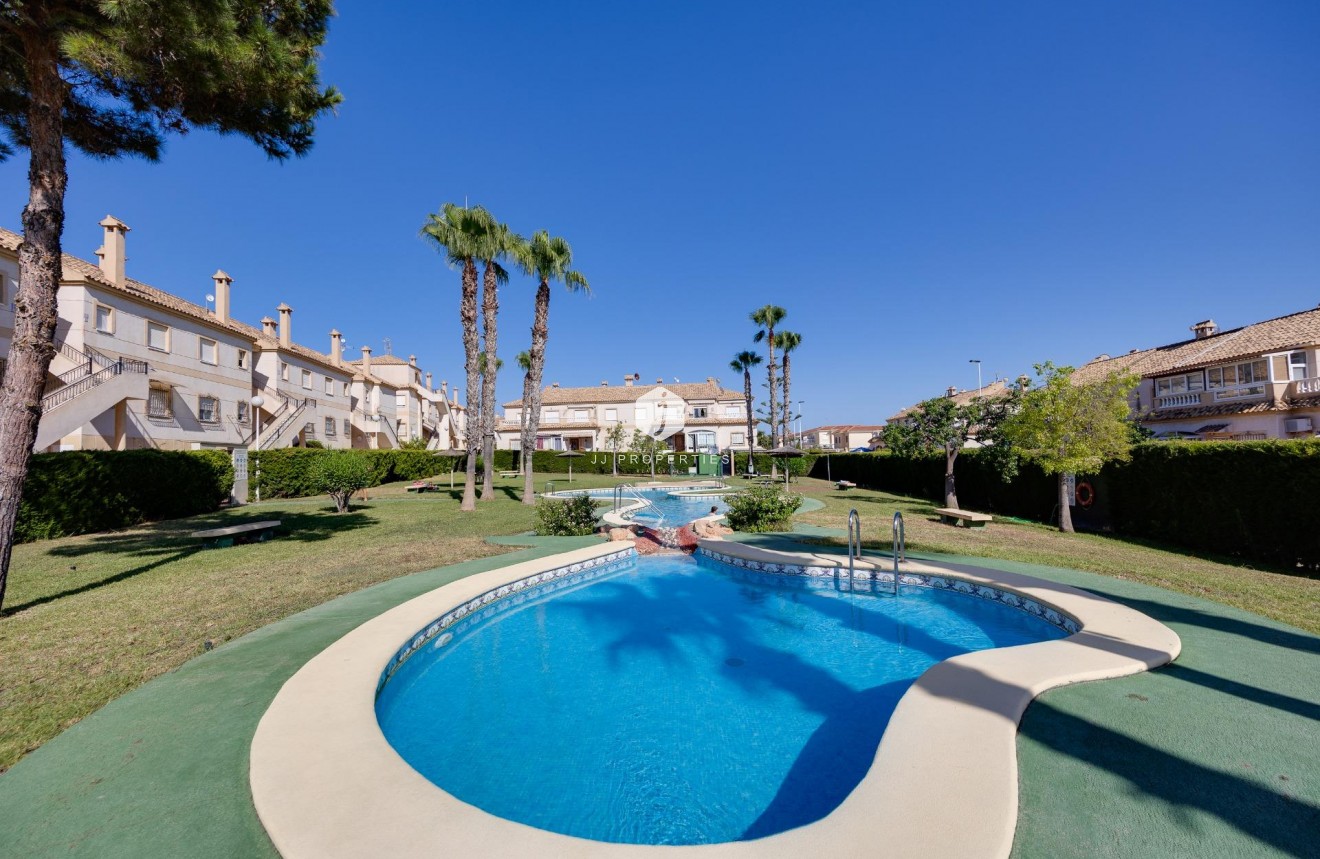 Segunda mano - Bungalow -
Torrevieja - aguas nuevas