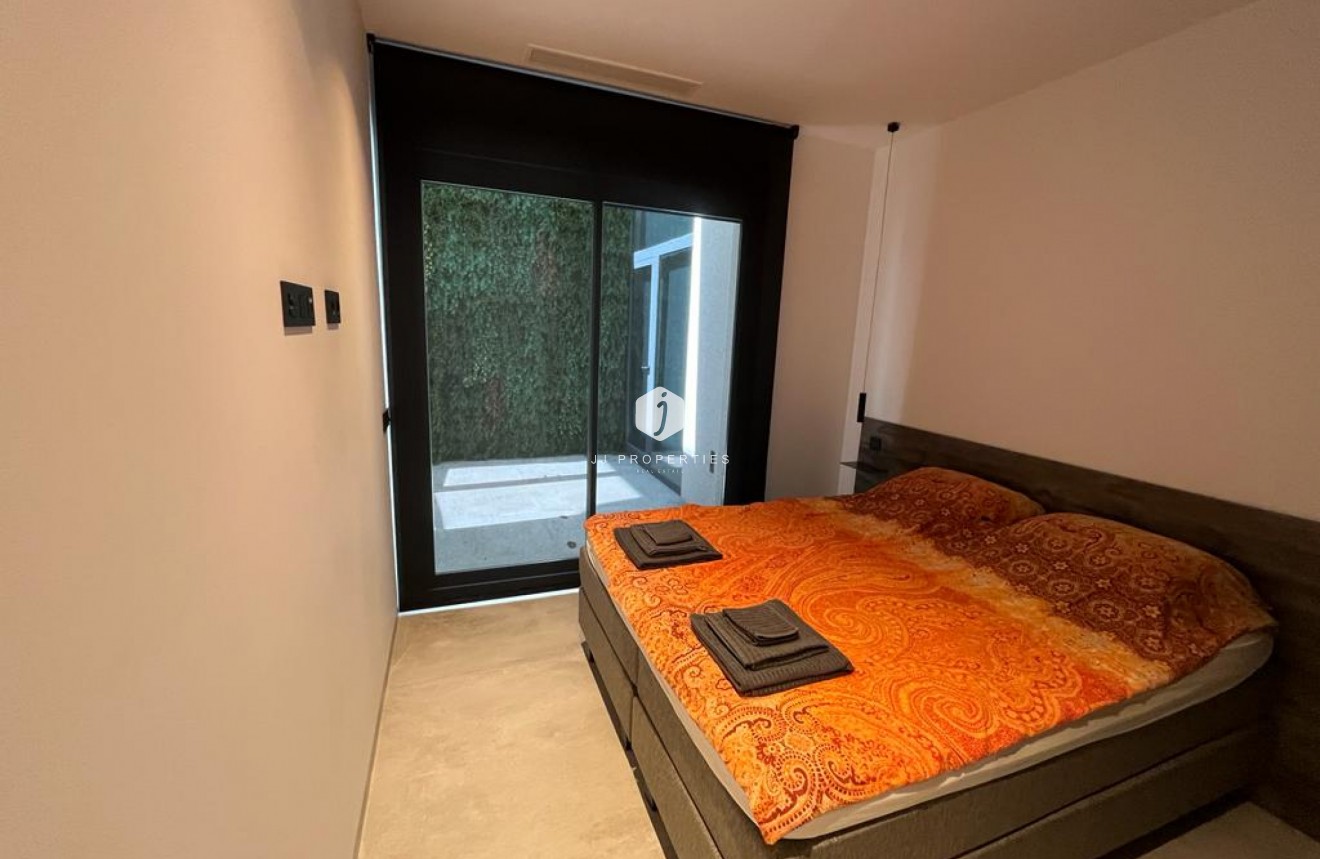 Segunda mano - Villa -
Rojales - Inland