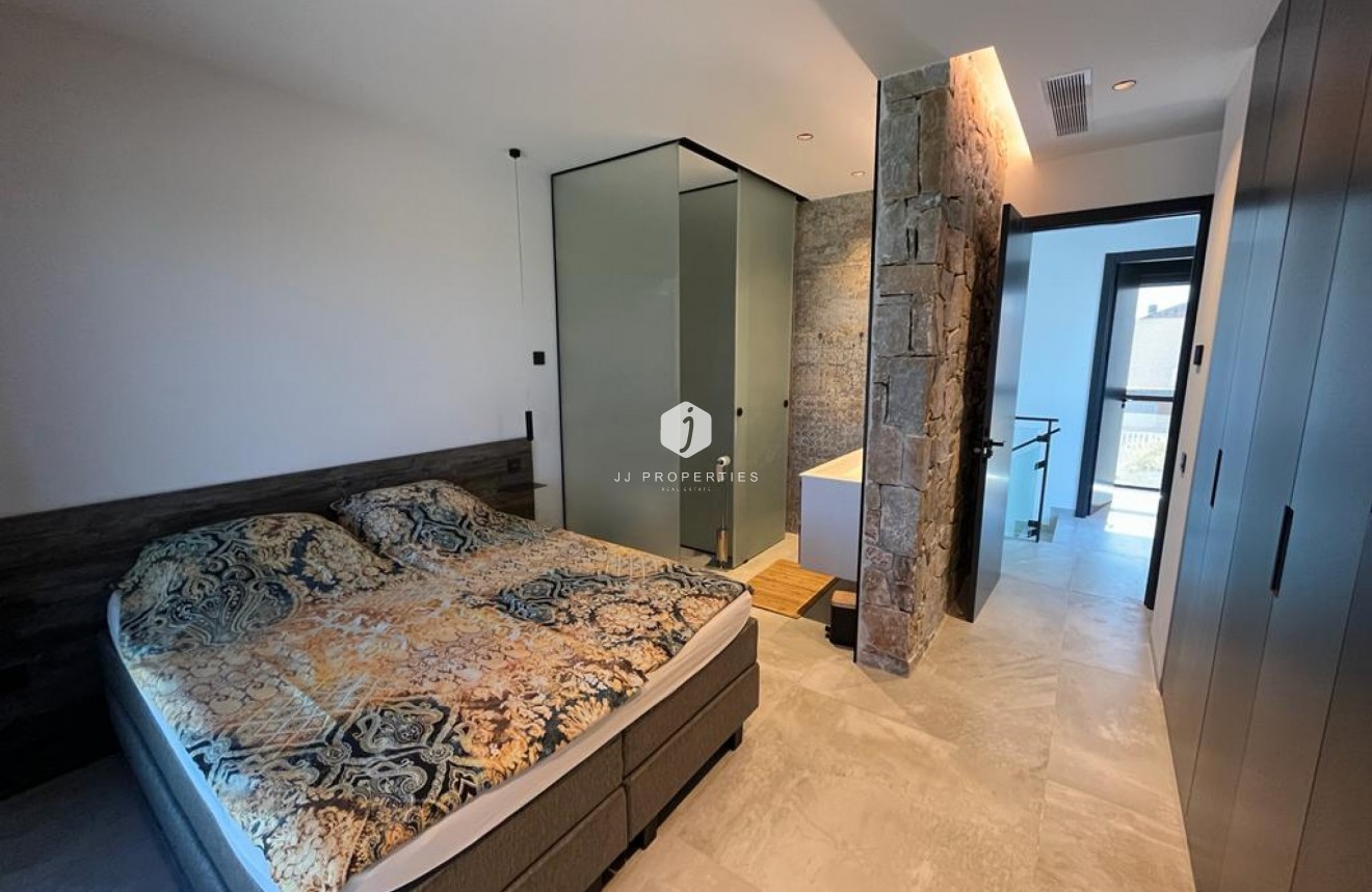 Segunda mano - Villa -
Rojales - Inland